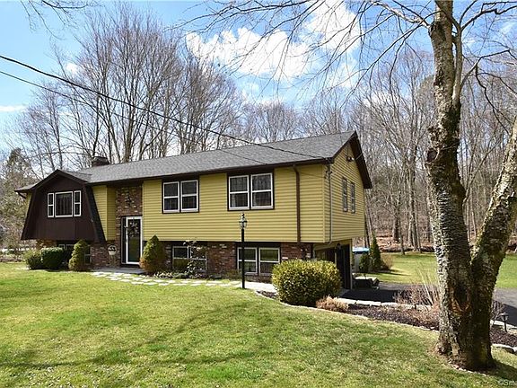 2nd image of 32 Stony Brook Dr