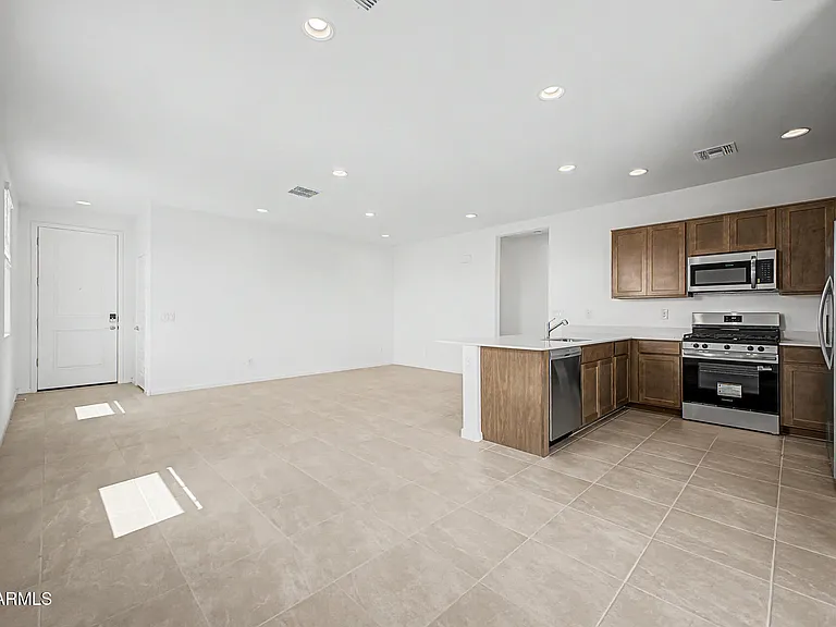 18732 W Maplewood Dr — Photo 8