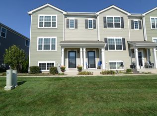 2425 Bella Dr, Pingree Grove, IL 60140