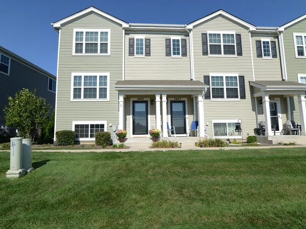 2425 Bella Dr, Pingree Grove, IL 60140