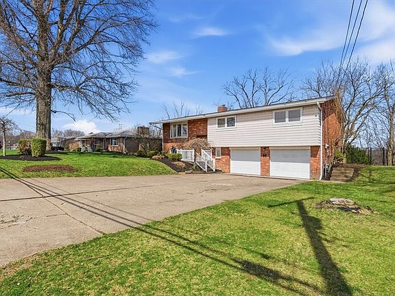 3rd image of 611 Longvue Dr