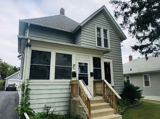 861 Illinois Ave, Elgin, IL 60120