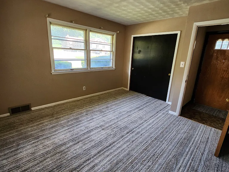 2116 W Kettelle St — Photo 13