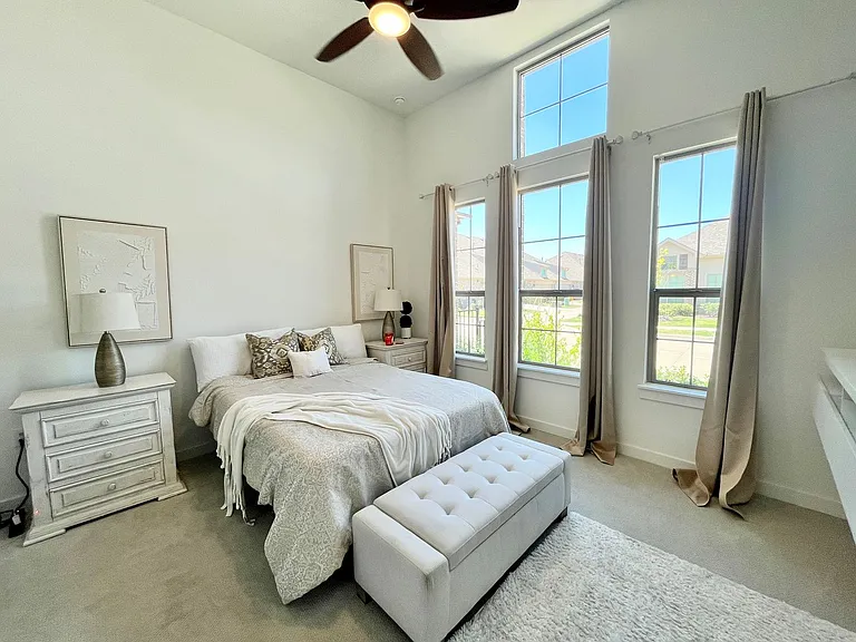 2621 Chablis Dr — Photo 11