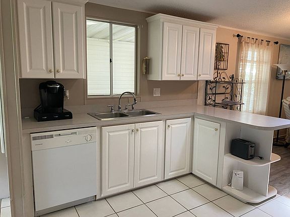 3rd image of 9383 Hoosier Cir