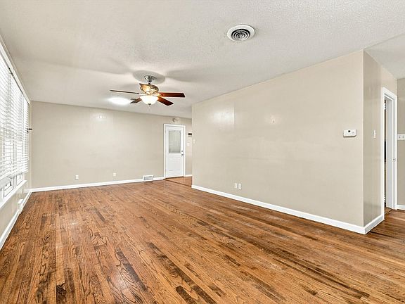 4th image of 204 University Dr