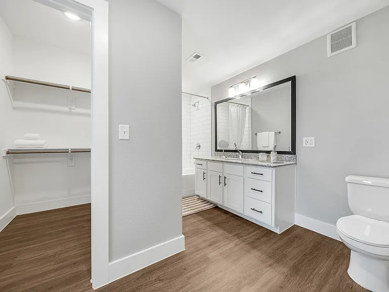Orchard Grove Apartments — Photo 11