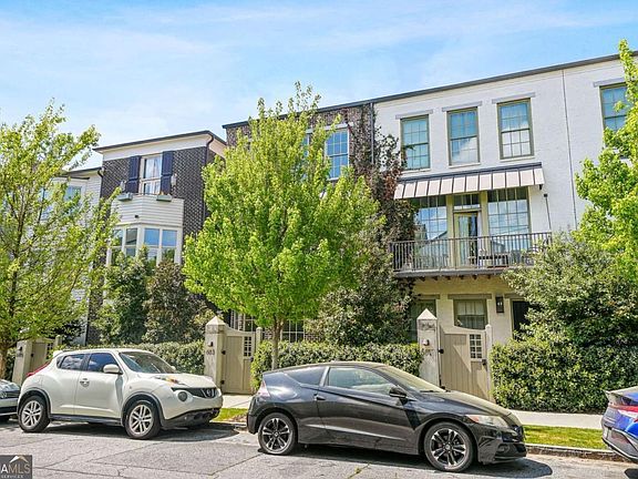 5th image of 683 Fraser St