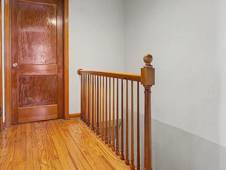 342 W Old Cross Rd — Photo 15