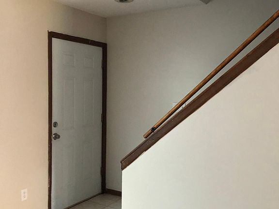 3rd image of 319 NW Waterwheel Ct