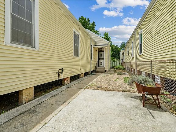 4th image of 319 S Murat St