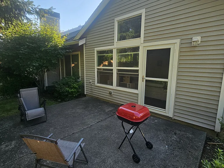 5909 Panorama Dr SE #3 — Photo 6