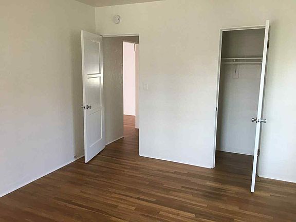 5th image of 922 Wilbur Ave