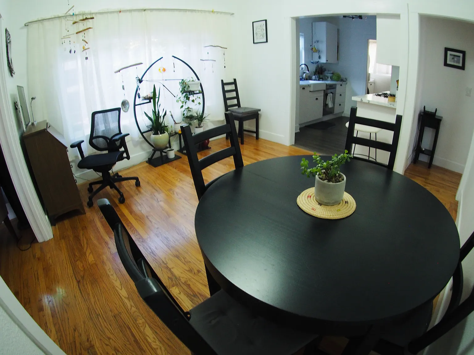2 bed, 1000 sqft, $2,400 — Photo 4
