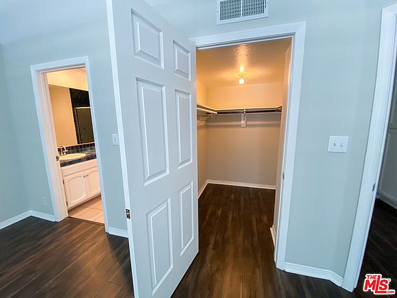 3rd image of 7306 Balboa Blvd Unit C
