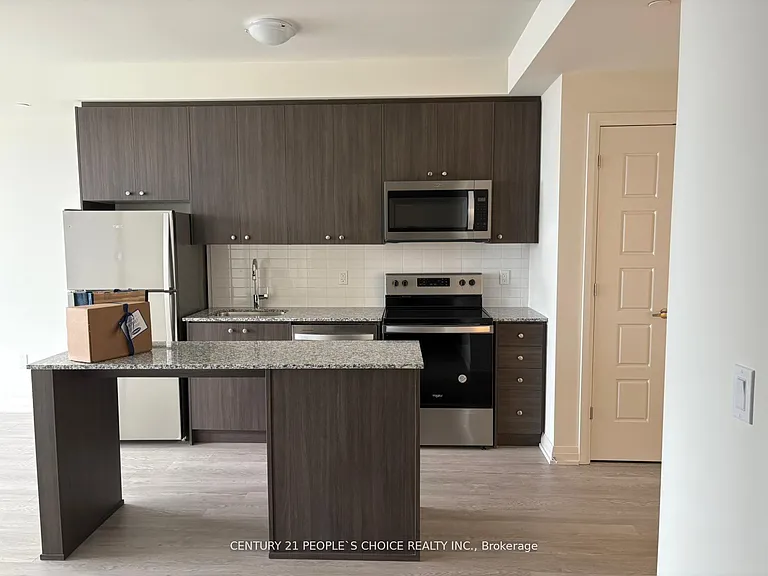 1415 Dundas St E #807 — Photo 4