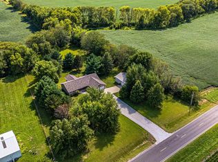 8484 Waynesville Rd, Wapella, IL 61777
