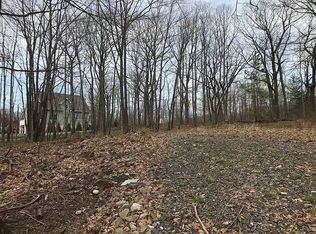 16 E Shore Dr, Jefferson Township, PA 18436