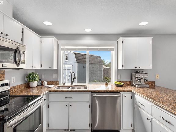 3rd image of 7100 NE 163rd Pl