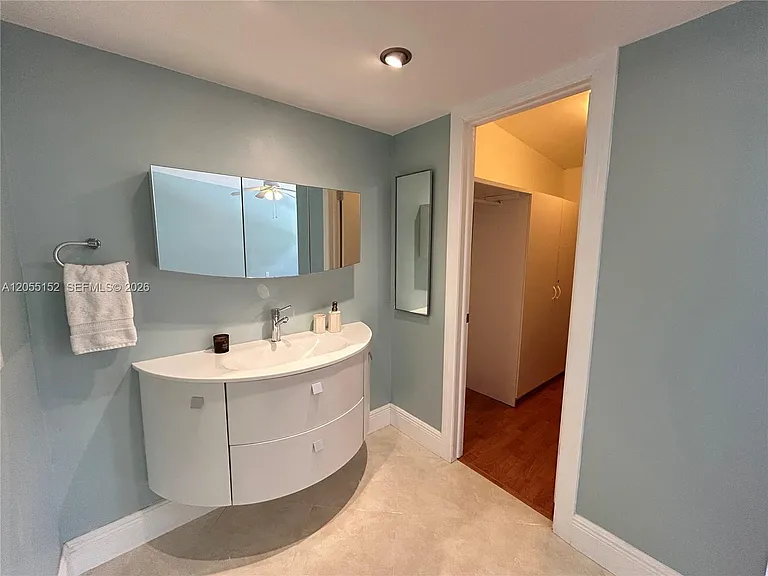 14110 Kendale Lakes Cir — Photo 49