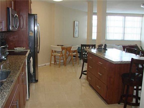 5th image of 7135 Collins Ave APT 531