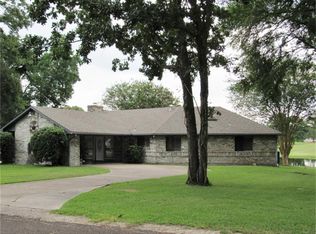 8 Broadmoor Dr, Trinity, TX 75862