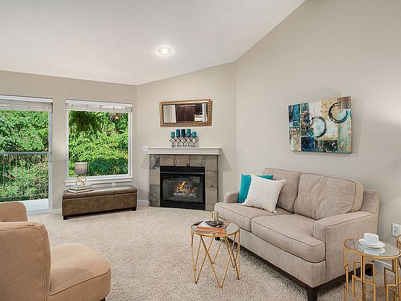 3rd image of 25025 SE Klahanie Blvd APT B305