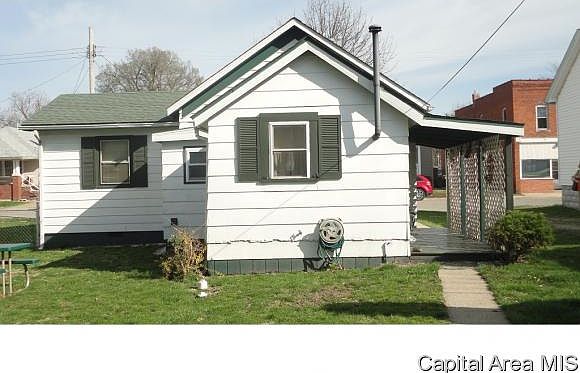 2nd image of 704 W Franklin St