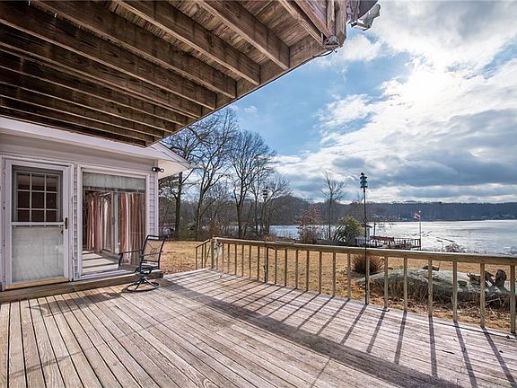 4th image of 22 Cady Ln