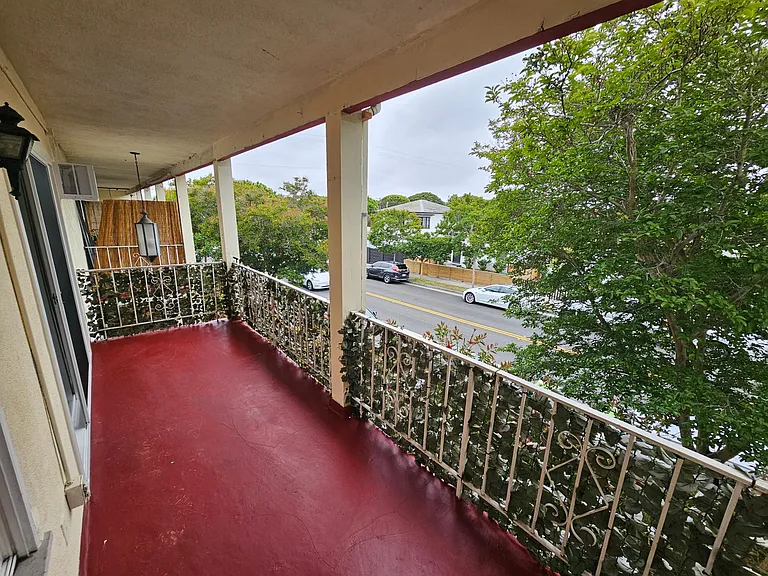 2302 Oak St #3 — Photo 3