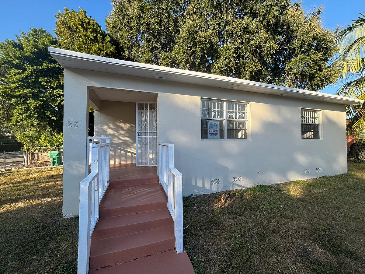 Building Photo - 261 NW 67th St #261