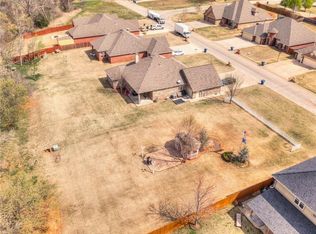 1410 Savannah Cir, Noble, OK 73068