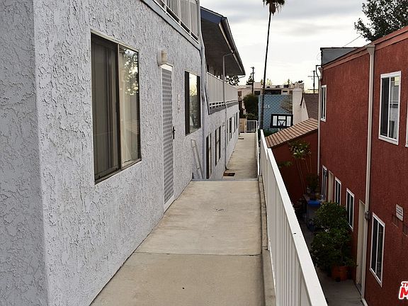 4th image of 623 E Cedar Ave