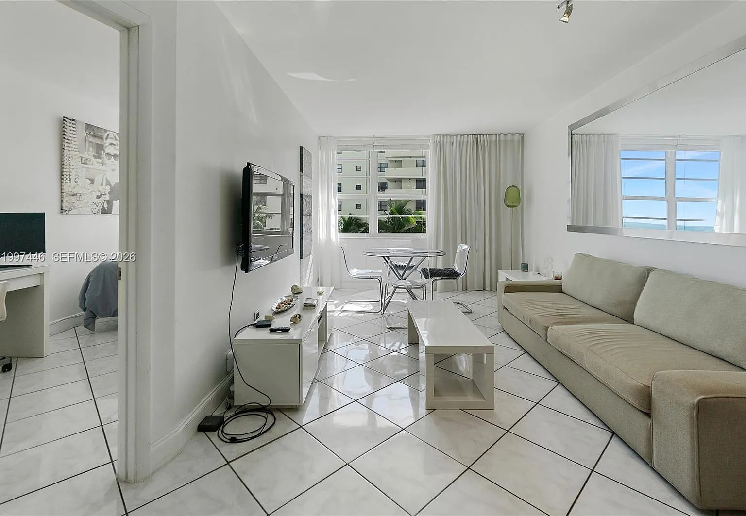 The Decoplage Condo — Photo 2