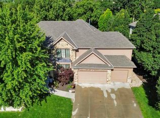 1228 S 200th St, Omaha, NE 68130