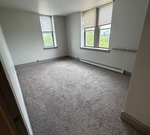 3rd image of 109 Walnut St APT 13