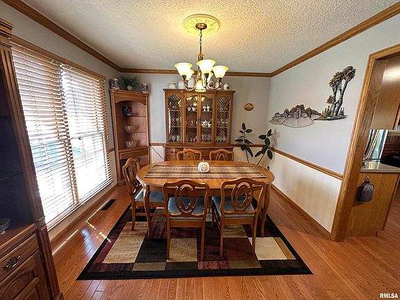 4th image of 2624 Rosehill Ave