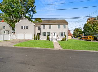 16 Cardinal St, Fairfield, CT 06825