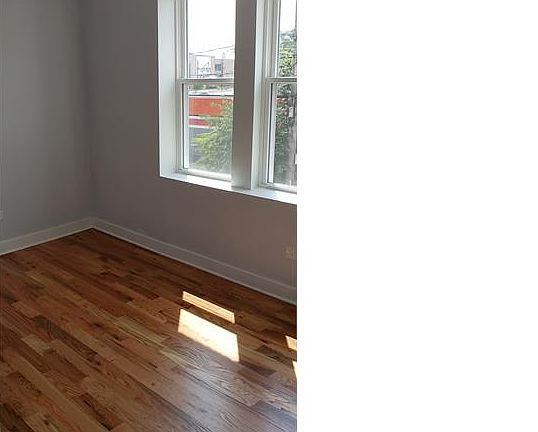 4th image of 19 N Pine Ave