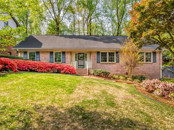 2711 Shetland Dr, Decatur, GA 30033