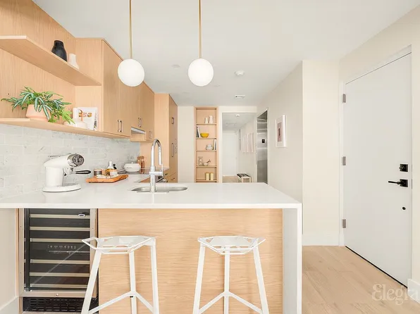 221 East 48th Street image 8 of 24