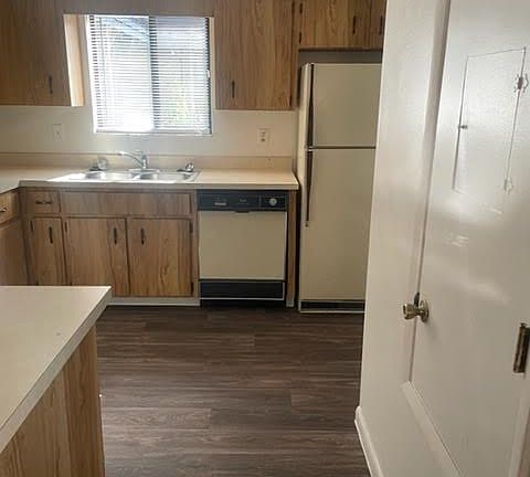 3rd image of 734 Sherwood Dr