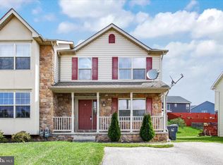 90 Hemlock Dr, Hanover, PA 17331