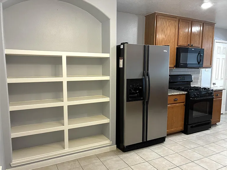 22410 Barrell Springs Ln — Photo 12