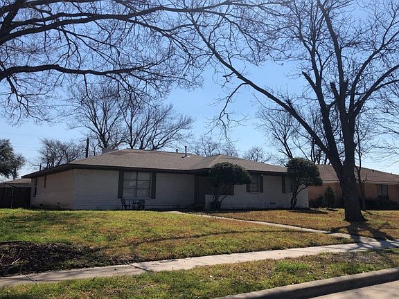 3rd image of 102 N Lois Ln