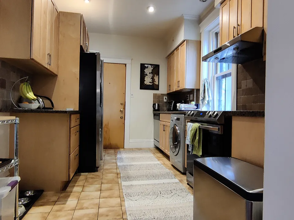 66 Marshal St #6
