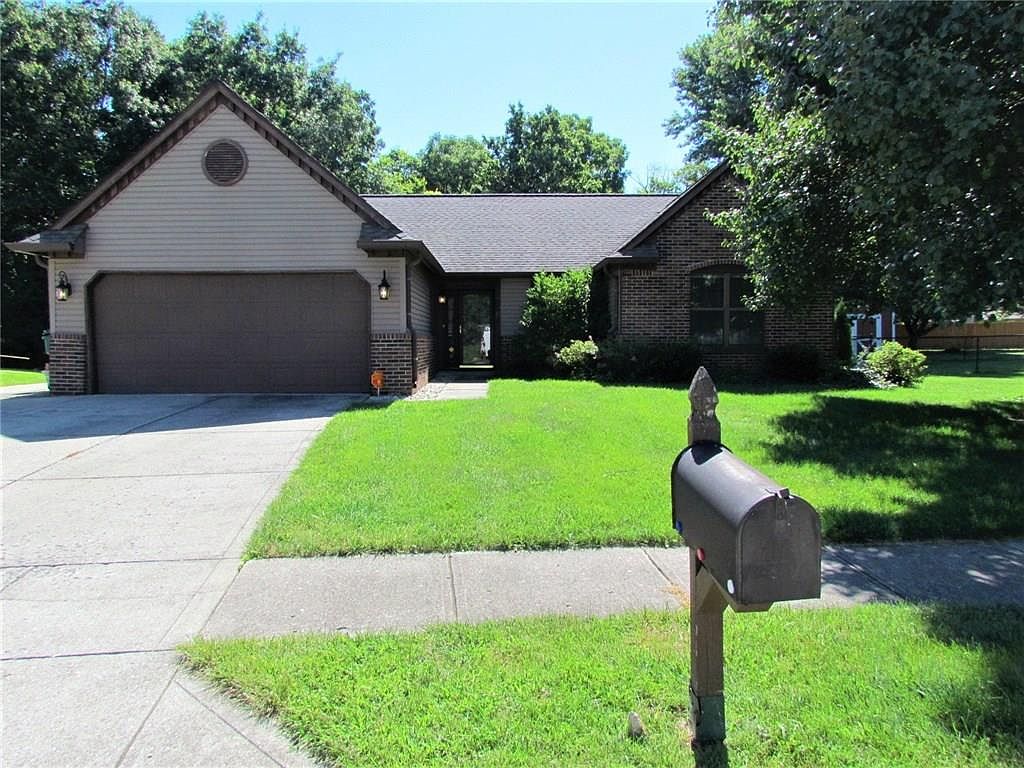 7665 Whitlock Ct, Indianapolis, IN 46268 | Zillow
