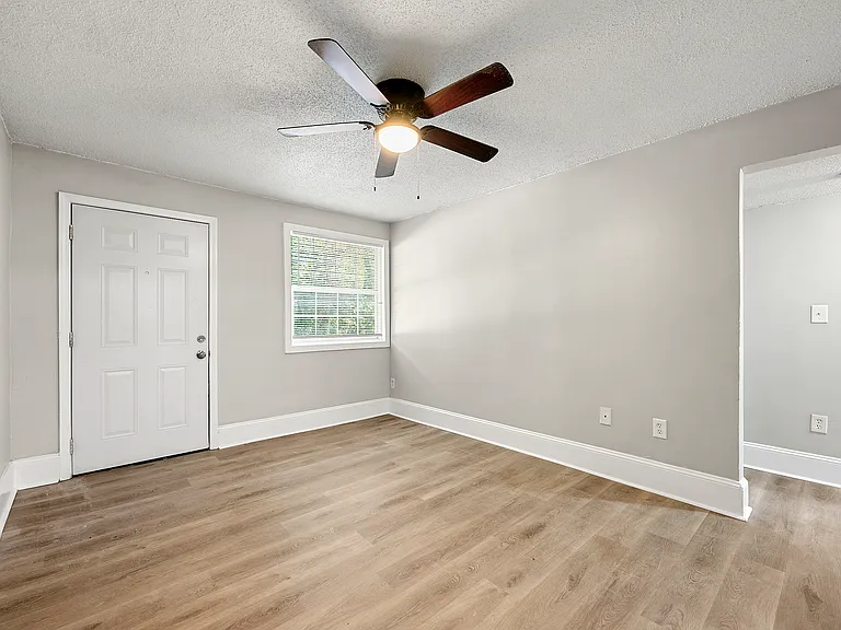 156 Fairfield Pl NW — Photo 9