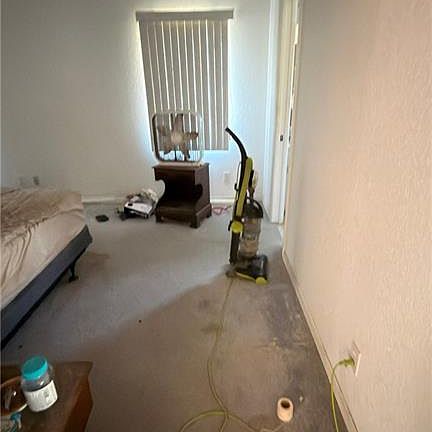 3rd image of 1081 Bristol ST