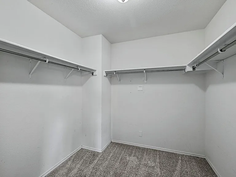 214 Briarwood Dr — Photo 20